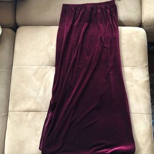 BRIGGS velvet wine colored maxi skirt in size M